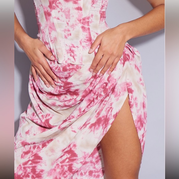 Corset & Skirt Set - Picture 4 of 8